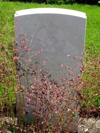 Klagenfurt War Cemetery - Irons, Walter Leslie